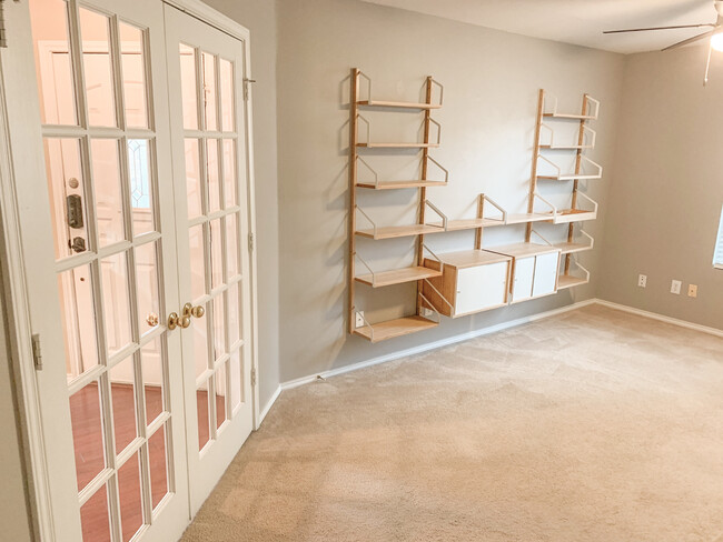 Den/bonus room - 25711 Roman Shade