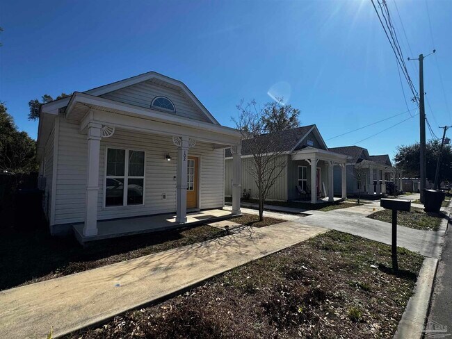 Foto del edificio - 102 S G St