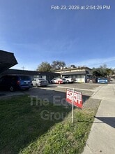 Building Photo - 819 N Floral St