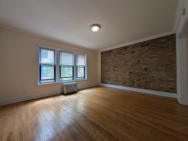 Building Photo - 2338 N Spaulding Ave