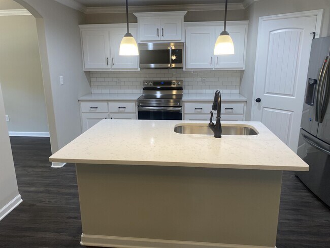 Building Photo - 122 Wyatt Cir