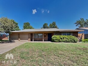 Building Photo - 1308 Lyric Dr