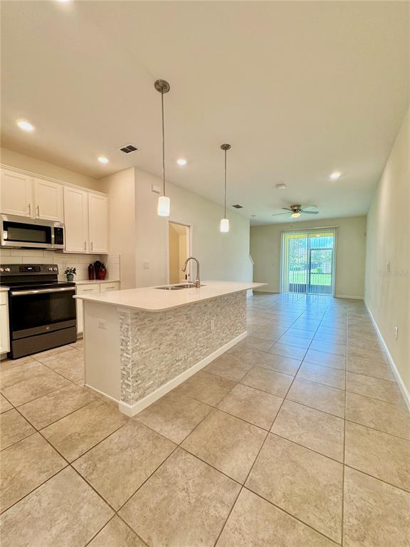 Building Photo - 9825 Red Eagle Dr