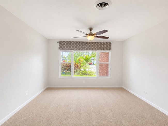 Photo - "Spacious & Renovated 4-Bed Oasis with Pool in Boca Raton - 2136 Sq Ft of Elegance!" Apartment