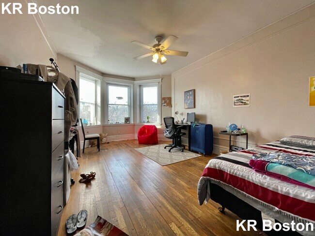 Building Photo - 60 Fenway