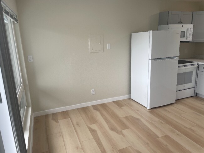 Building Photo - 12628 Northup Way