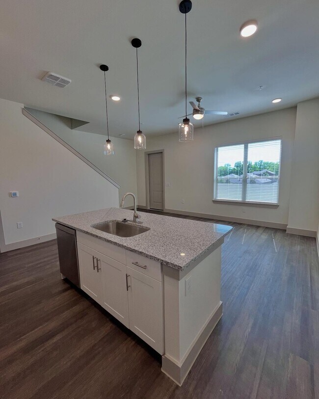 Foto del edificio - Oak Grove Lane, Aubrey, TX 76227 - 2 BR 2 BA detached house