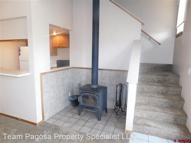 Building Photo - 2 br, 1.5 bath House - 21 West Golf #4