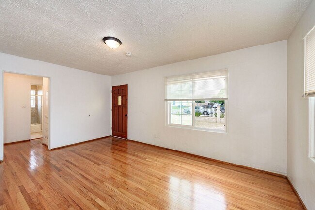 Building Photo - 1176 2nd Ave