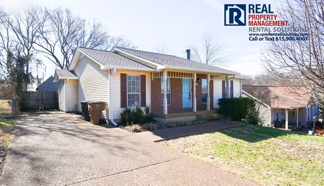 Foto del edificio - Wonderful 3 BR brick home in Nashville! La...