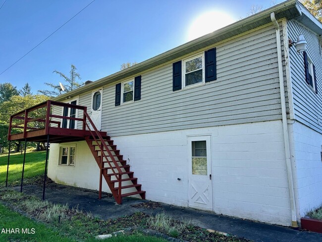 Building Photo - 3392 Younts Rd