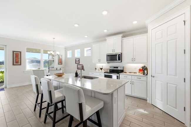 Building Photo - Resort living at The Seasons of Bonita