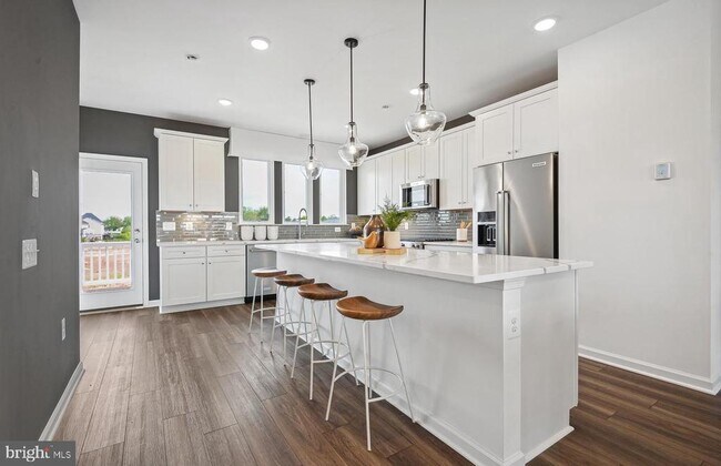 Foto del edificio - 14400 Leafhopper Dr