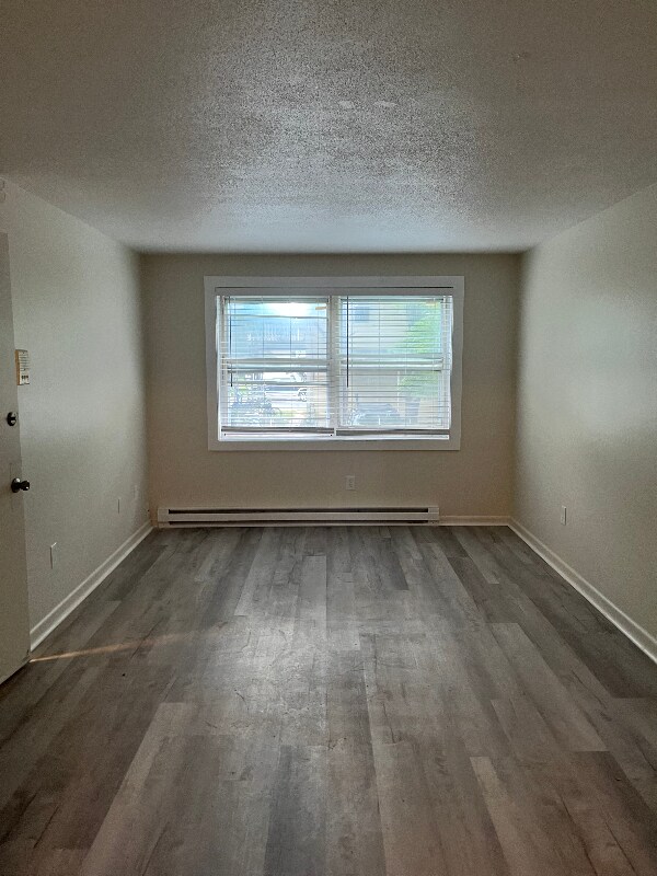 34 Pleasant St Unit I, Easthampton, MA 01027 Room for Rent in