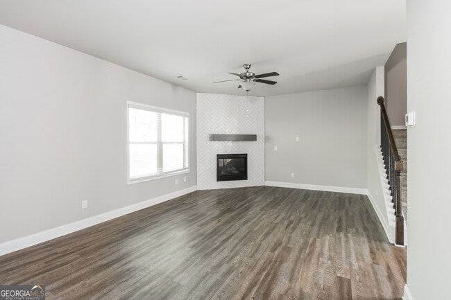 Building Photo - 717 Overlook Gln Dr