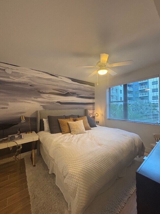 Foto del edificio - 2051 NE 167th St