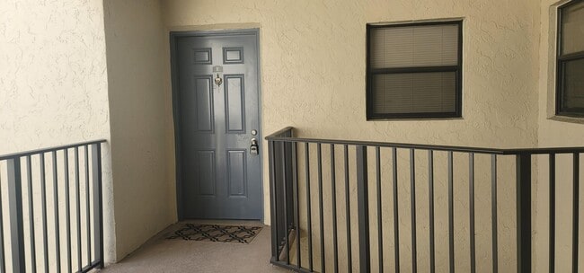 Building Photo - 1523 Lake Crystal Dr