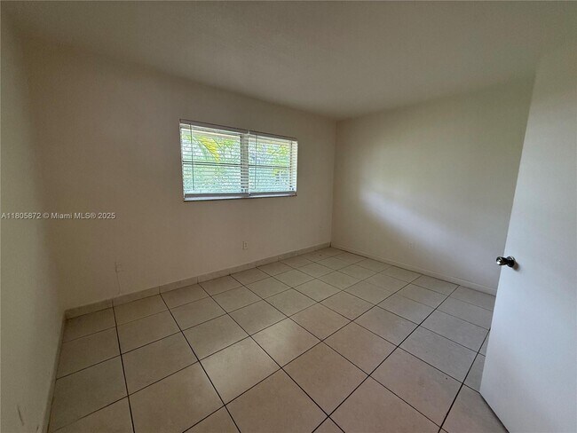 Foto del edificio - 5831 Taylor St