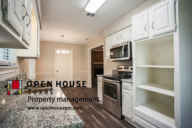 Foto del edificio - 1602 Walker Dr, Carrollton