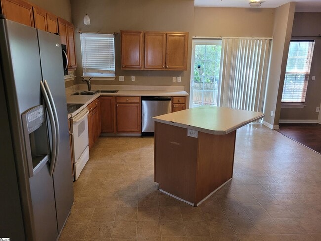 Building Photo - 211 Laurel Meadows Pkwy