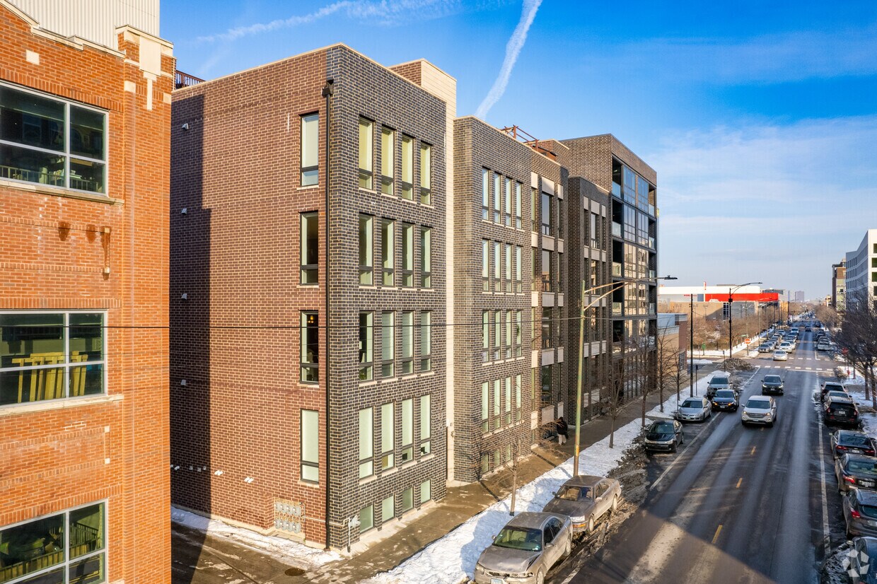 Foto del edificio - 1008 N Larrabee St
