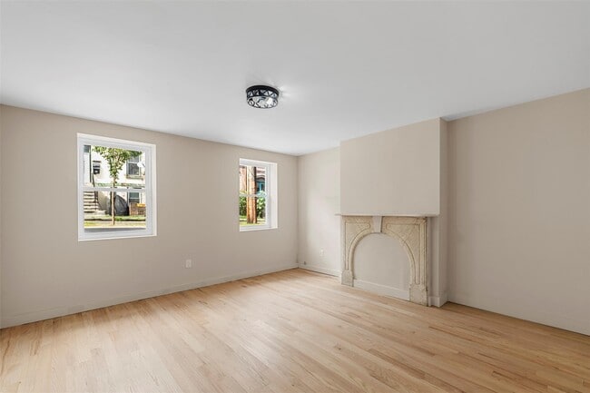 Building Photo - 135 3rd St