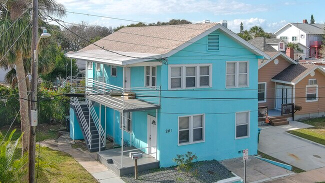 Building Photo - 201 N Wild Olive Ave