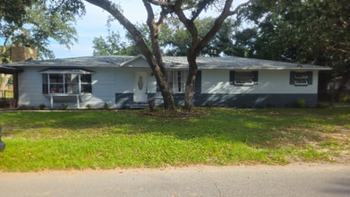 Building Photo - 421 Corvet St