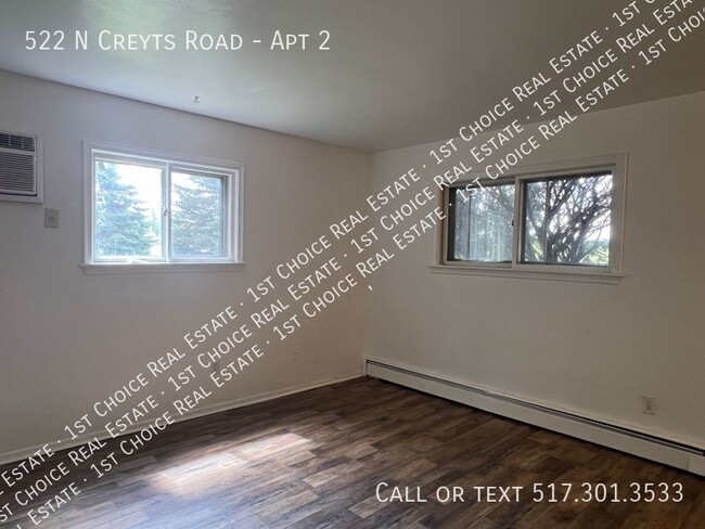 Building Photo - Well Maintained Garden Level Apartment - F...