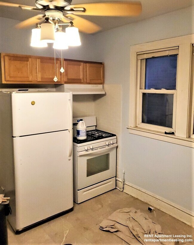 Building Photo - 4742 N Talman Ave