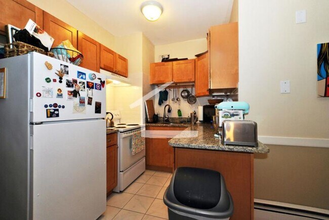 Foto del edificio - 170 Winthrop Rd