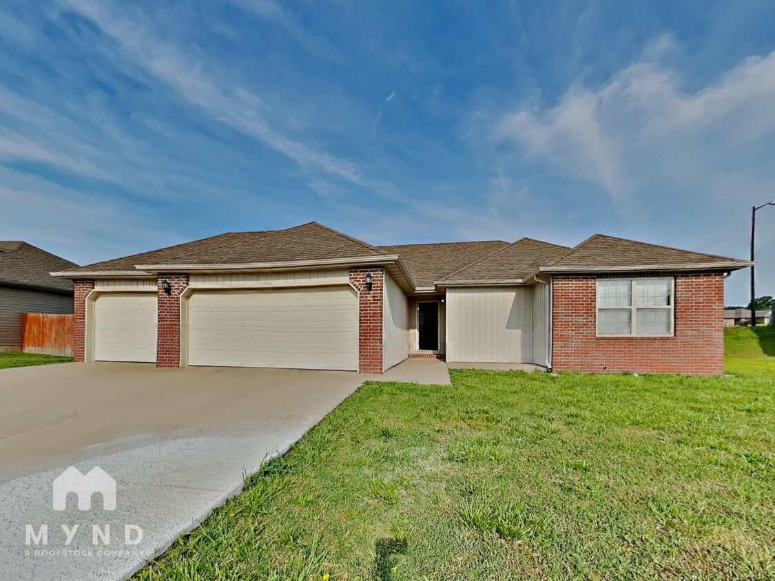 1305 S Marseilles Ave House Rental in Republic, MO