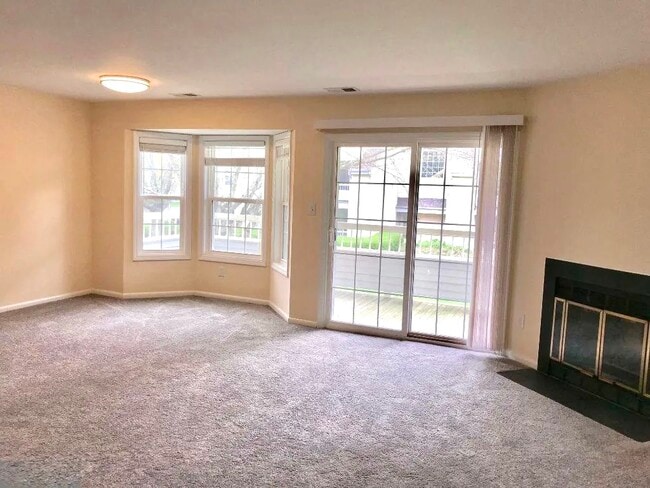 Foto del edificio - 108 Lowell Ct