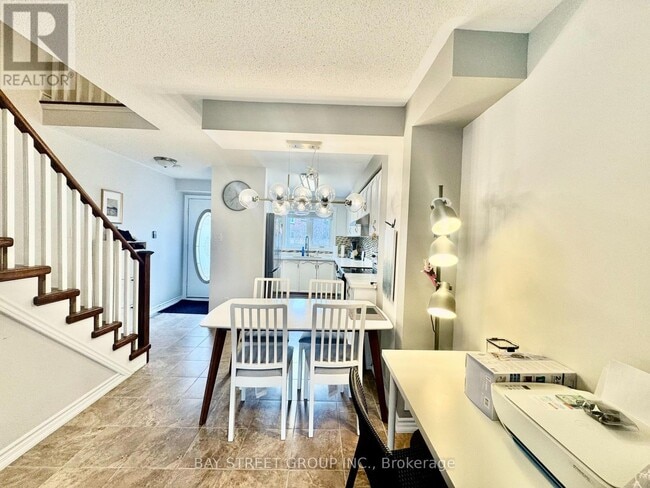 Building Photo - 5940 Glen Erin Dr