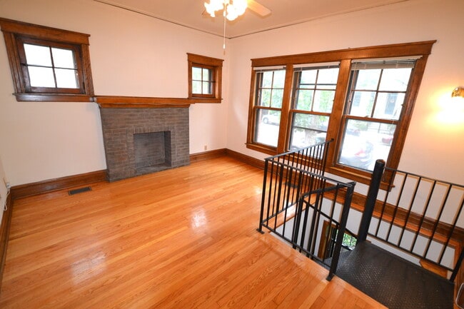Foto del edificio - 3761 N Lakewood Ave