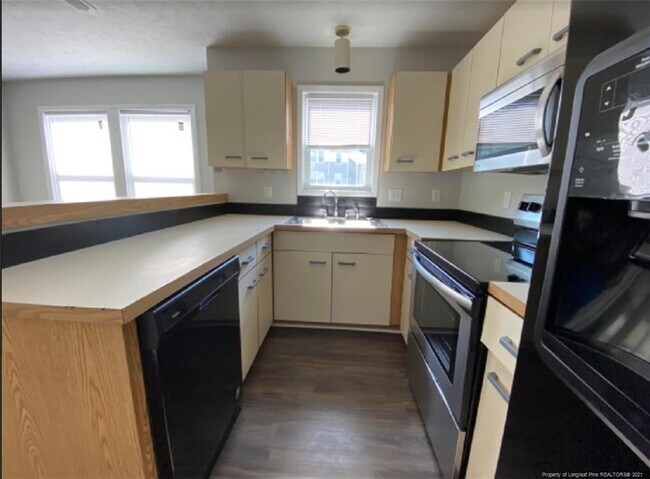 Foto del edificio - 6784 Willowbrook Dr