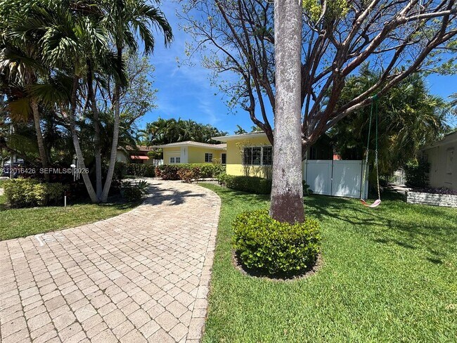 Foto del edificio - 7511 Miami View Dr