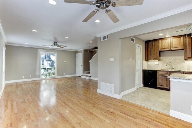 Building Photo - 3922 Law St