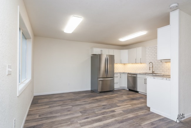 Building Photo - 2603 S Goldenrod Cir