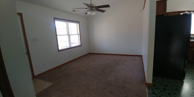 Building Photo - 247 Courtney Ln