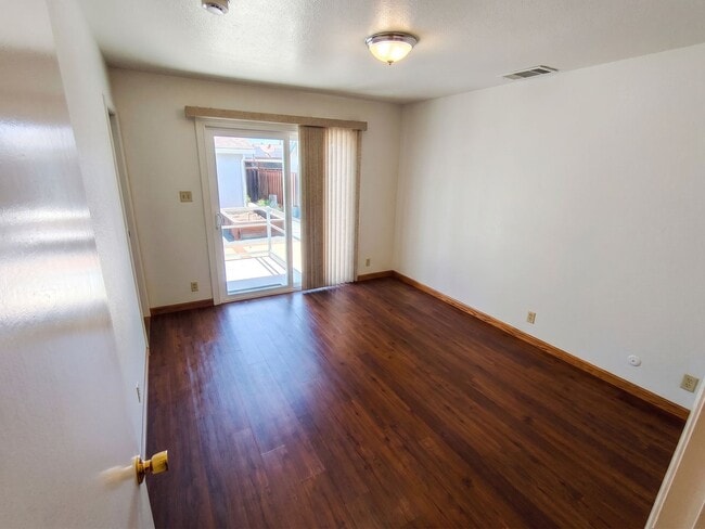 Building Photo - 8525 Bandon Dr