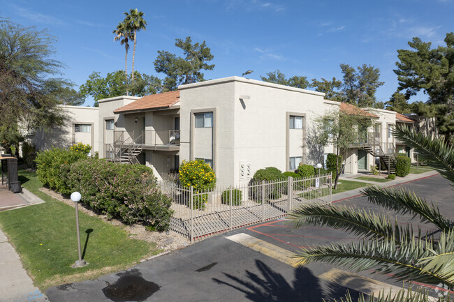 Foto del edificio - Desert Springs Apartments