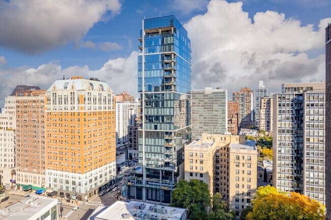 Building Photo - 4 E Elm St