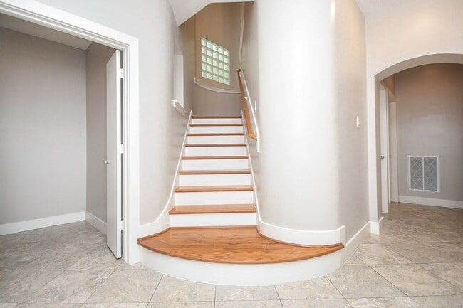 Building Photo - 3405 Rolgom Pl Ct