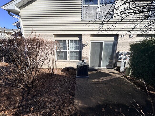 Foto del edificio - 647 Beaver Ct