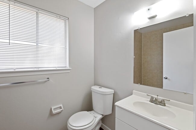 Building Photo - 13426 Edgeboro St