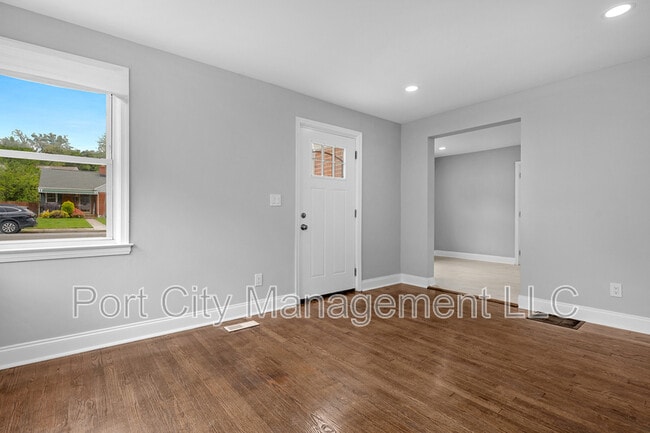 Foto del edificio - 4902 Gilray Dr