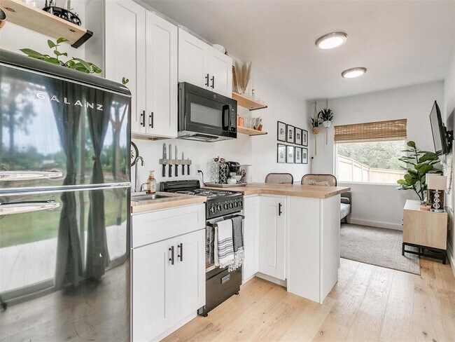Building Photo - 21388 Canyon Rd