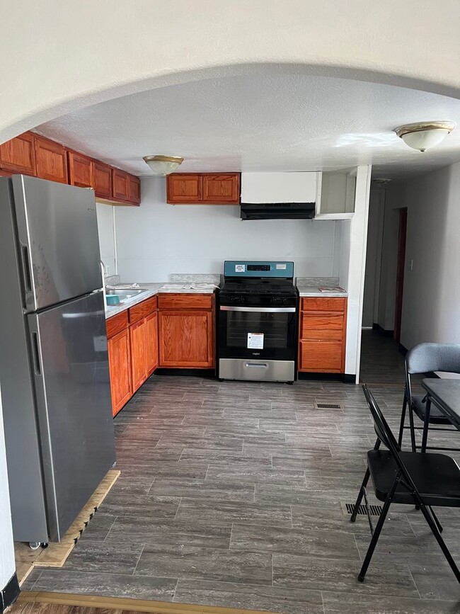 Building Photo - 2 bedroom, 1.5 bath home in Brookline