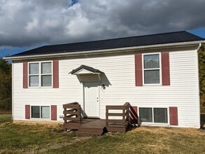 Building Photo - 621 Portsmouth Dr